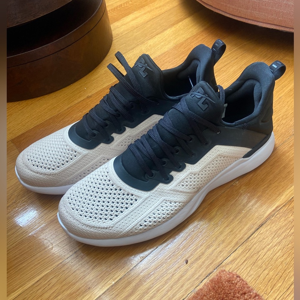 New - APL  TechLoom Tracer Training Shoes - Women’s Sz 10